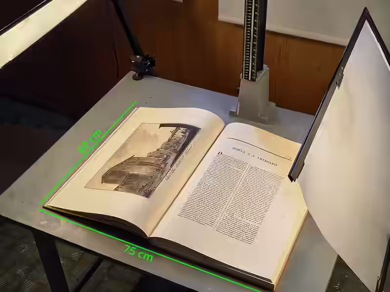 Libro storico di grande formato con misurazioni pronto per la fase di digitalizzazione archivi storici.